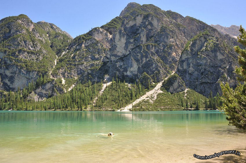 24 Lago di Braies.JPG